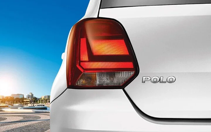 Volkswagen Polo Hatchback 1.8L - Hình 5