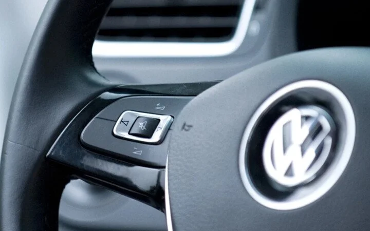 Volkswagen Polo Hatchback 1.8L - Hình 9